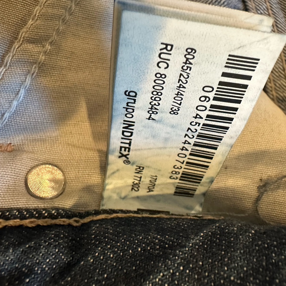 Zara High-Rise Wide-Leg Jeans in Faded Blue Denim - Picture 4 of 4